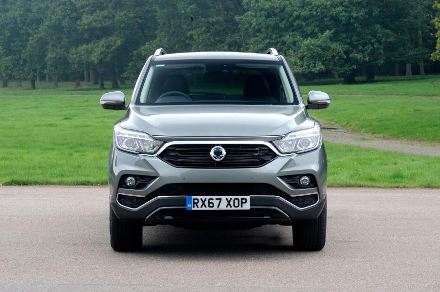  SsangYong Rexton ELX 2017 года  (UK) (фото 4 из 31)